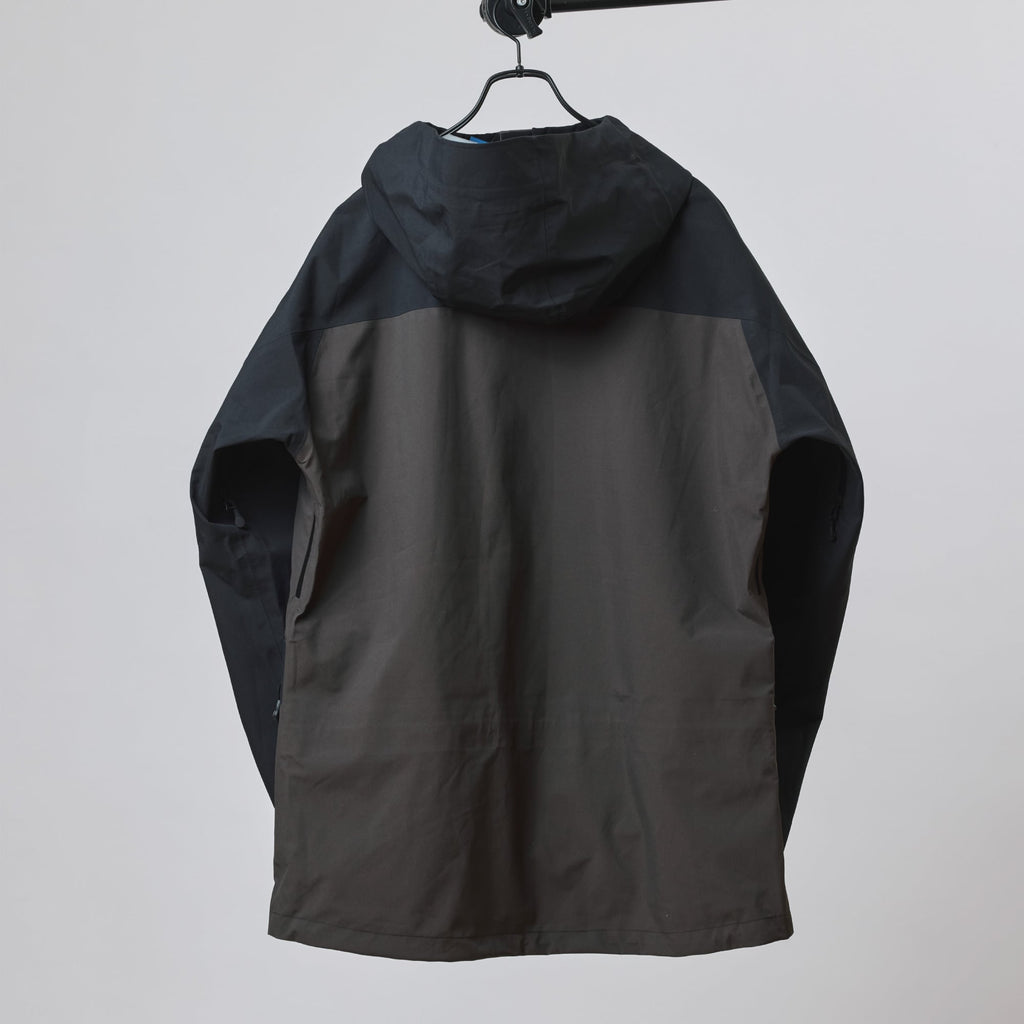 2025-2026 // GENTLE JACKET